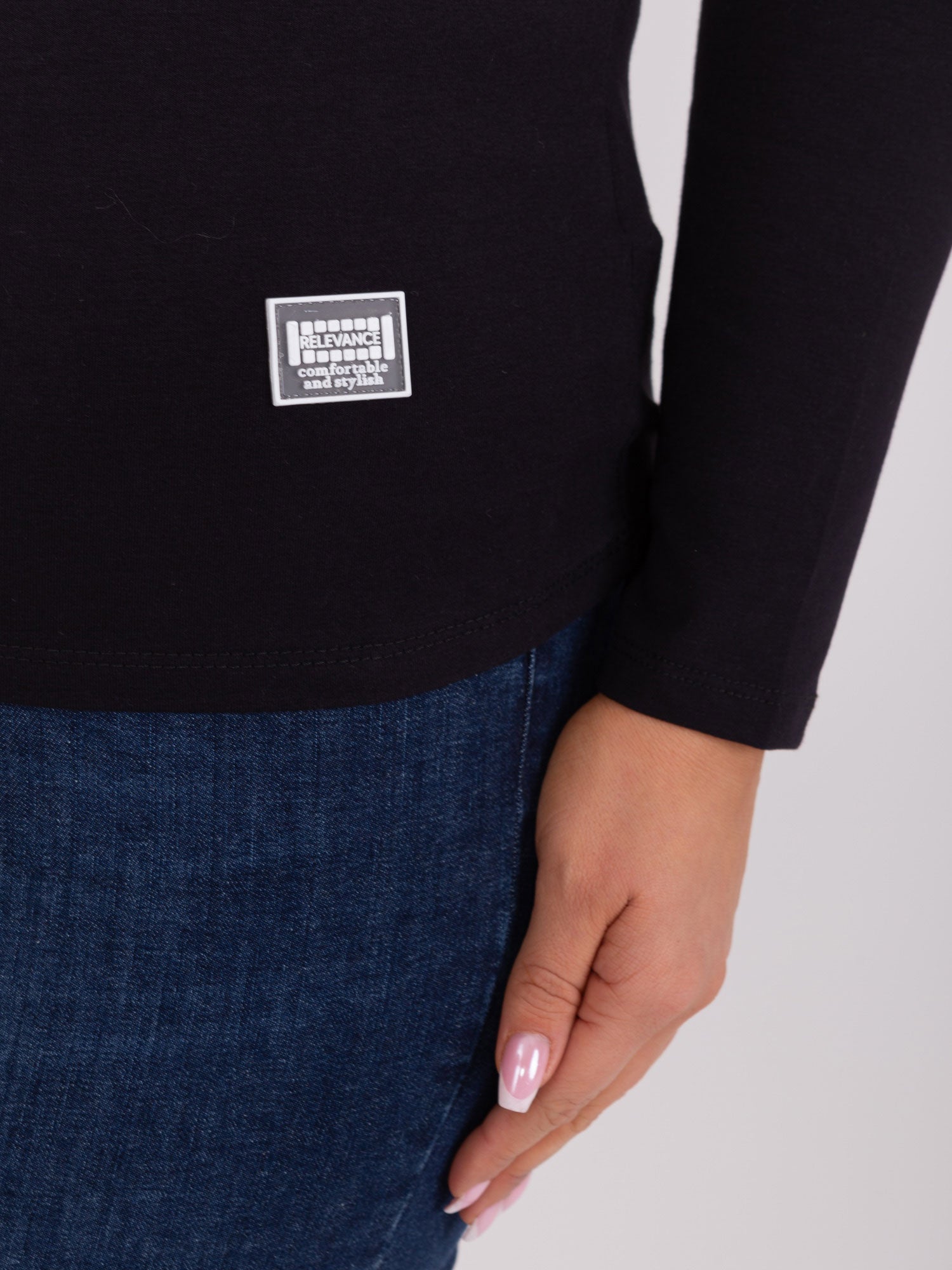 Czarna bluzka plus size z długim rękawem