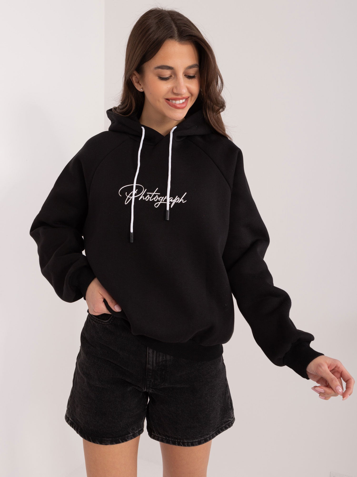 Czarna dresowa bluza oversize z kapturem