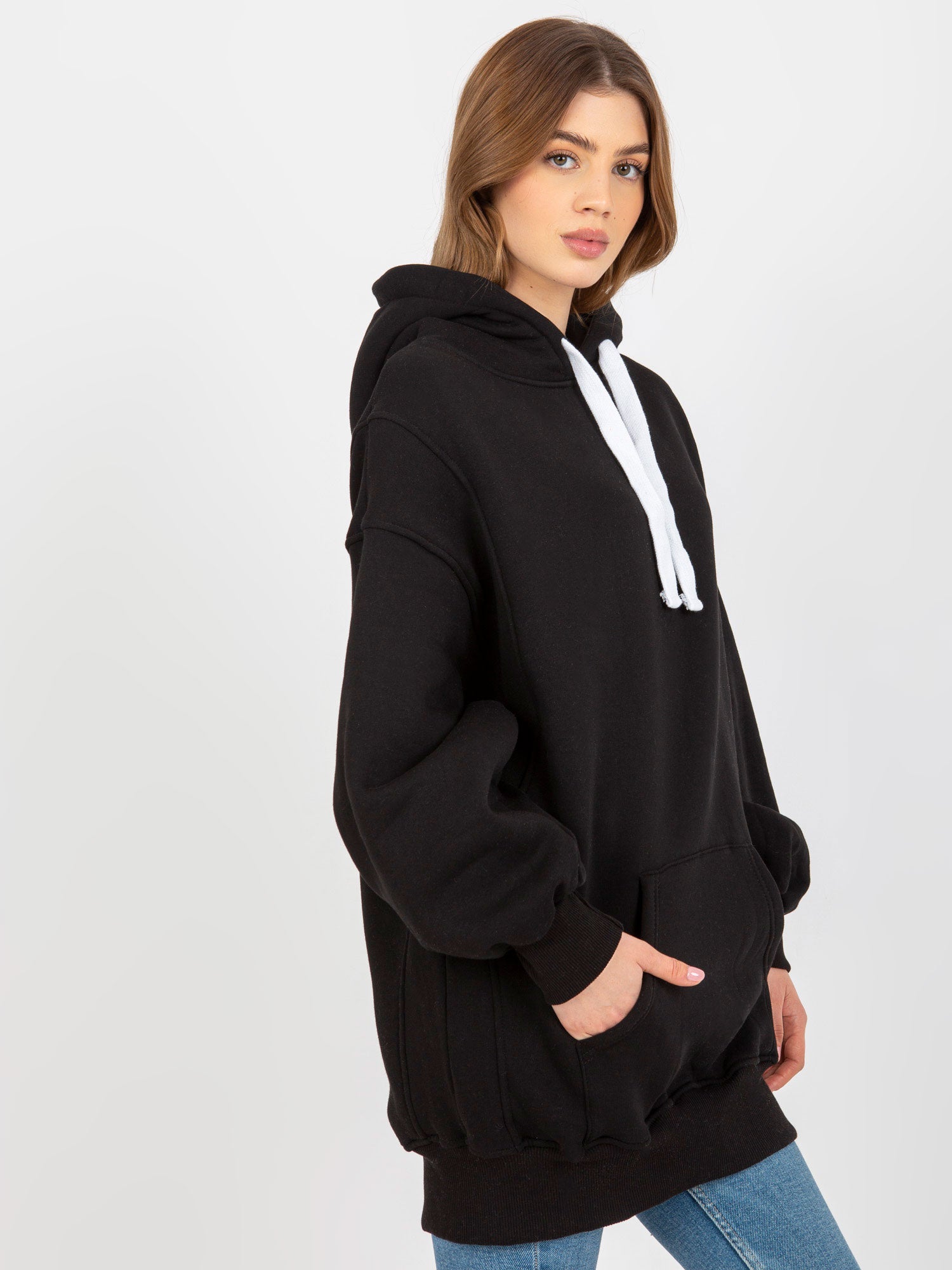 Czarna dresowa długa bluza basic o kroju oversize