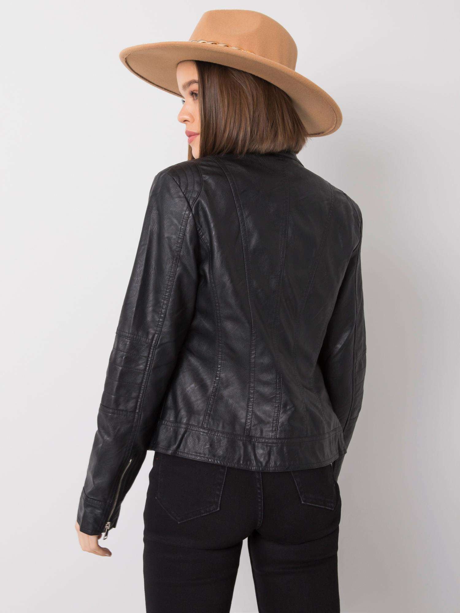 Czarna kurtka biker