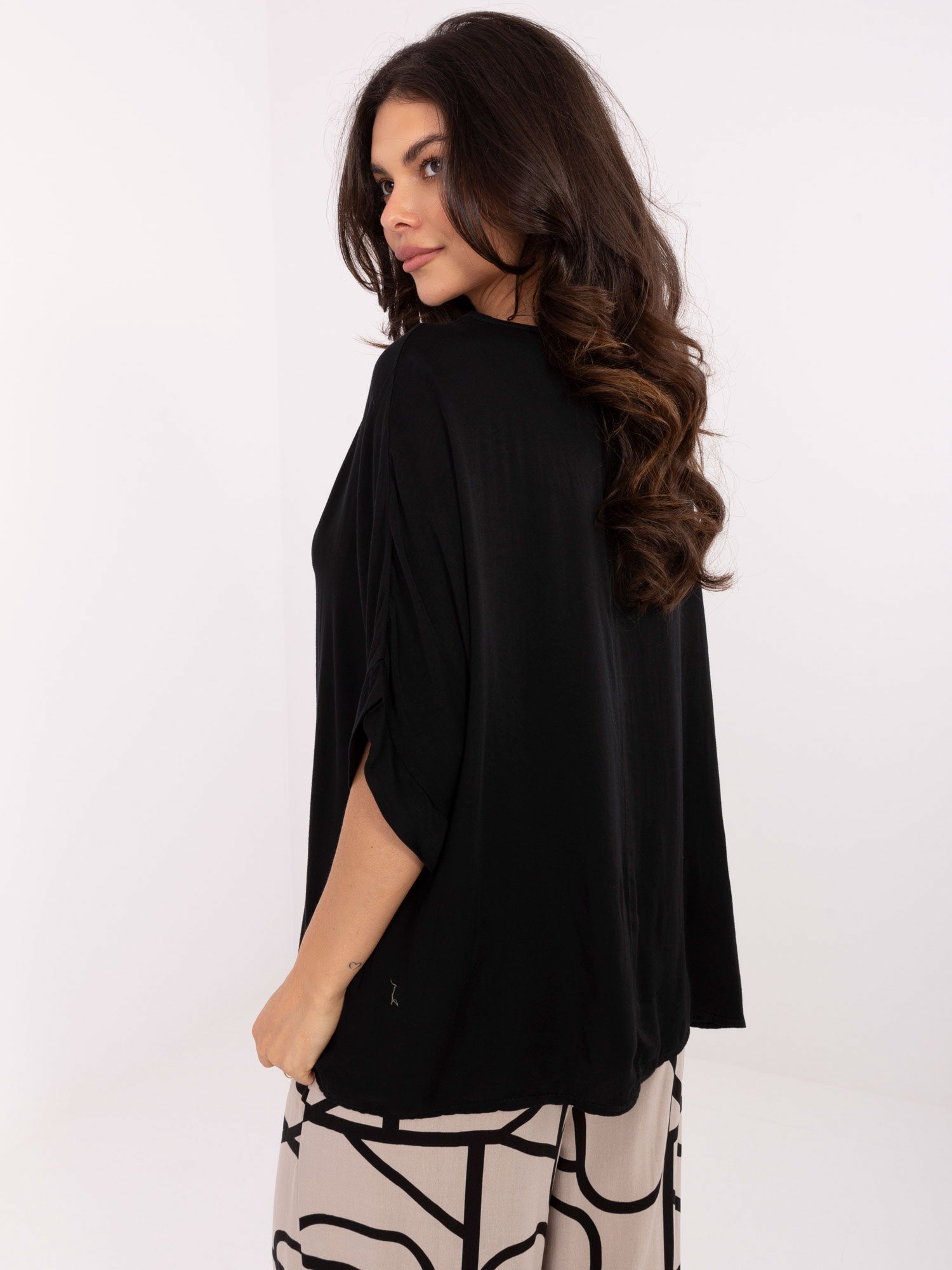 OCH BELLA Czarna bluzka oversize na lato