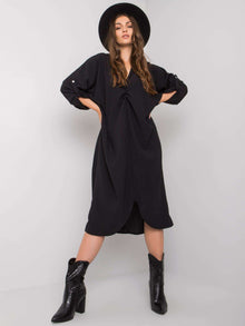 Czarna sukienka oversize