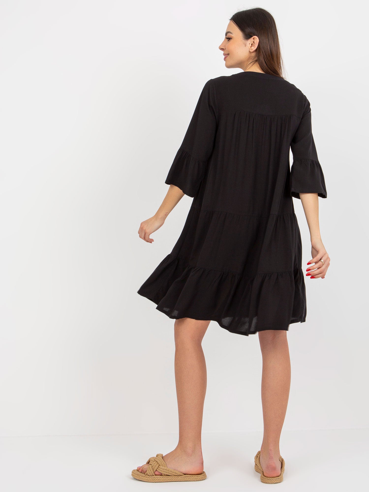 Czarna letnia sukienka z falbaną oversize SUBLEVEL