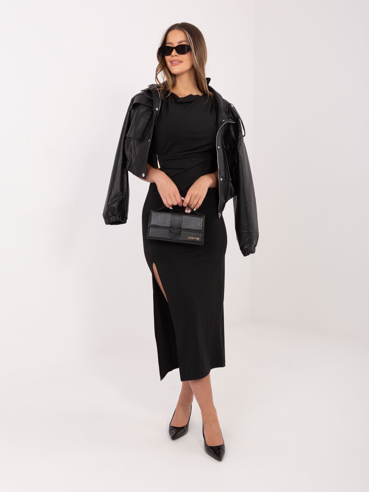 RUE PARIS Czarna elegancka sukienka z ozdobnym detalem