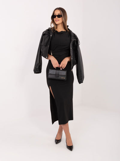 RUE PARIS Czarna elegancka sukienka z ozdobnym detalem