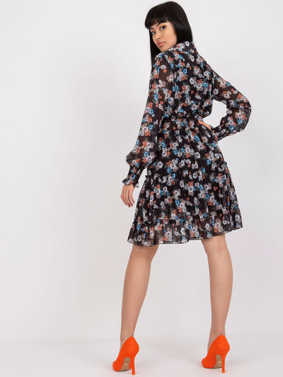 Czarna sukienka mini w kwiaty
