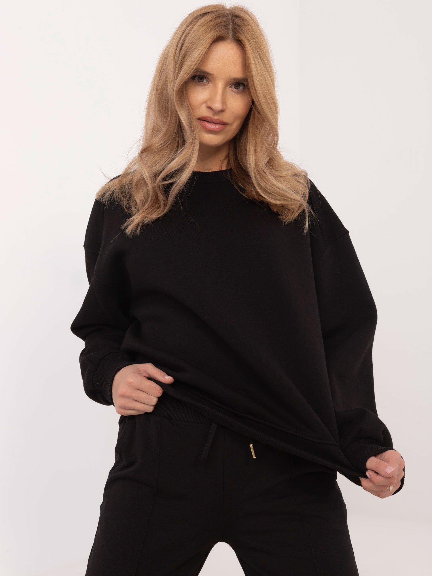 Czarna dresowa bluza basic od kompletu