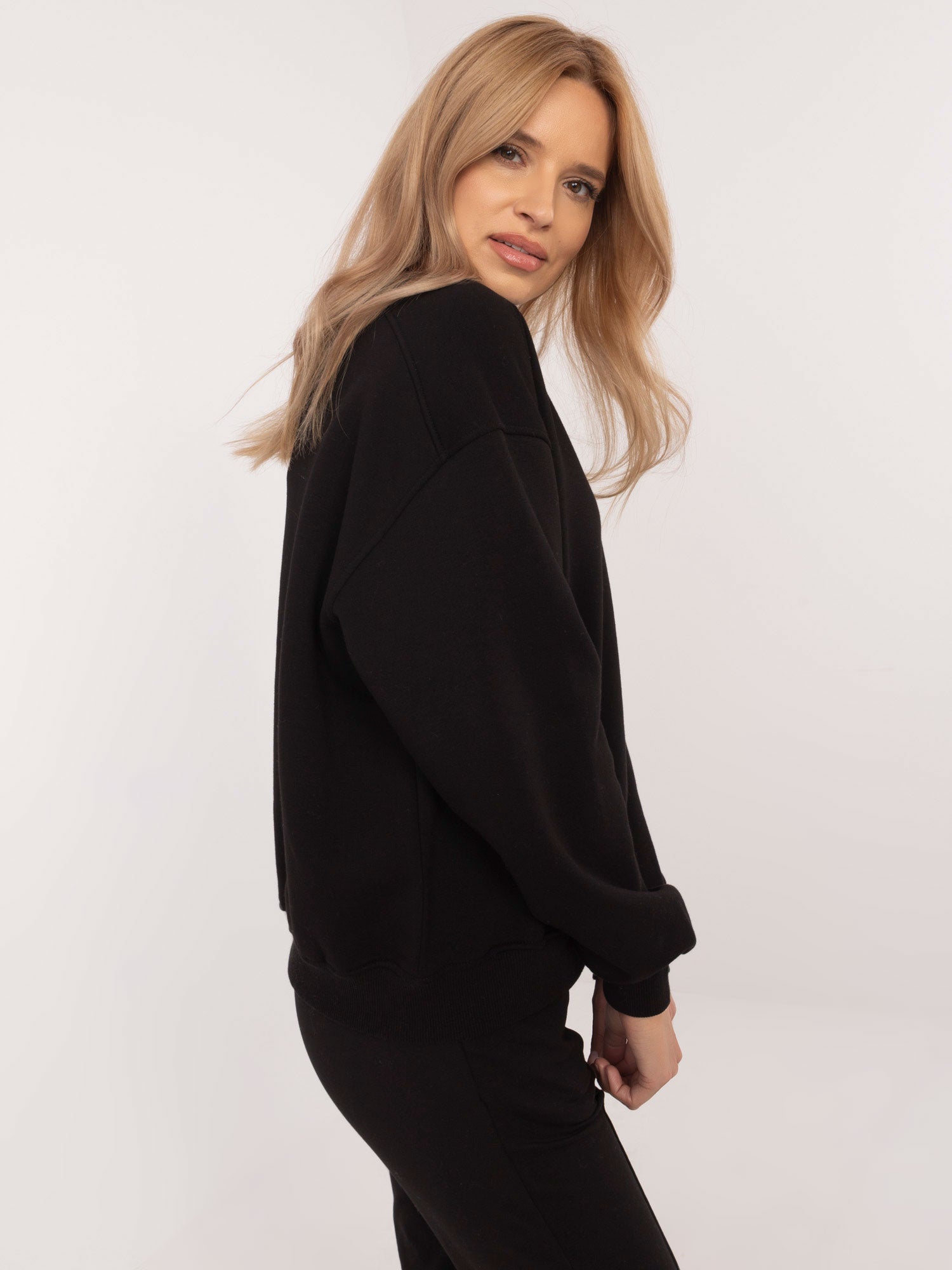 Czarna dresowa bluza basic od kompletu