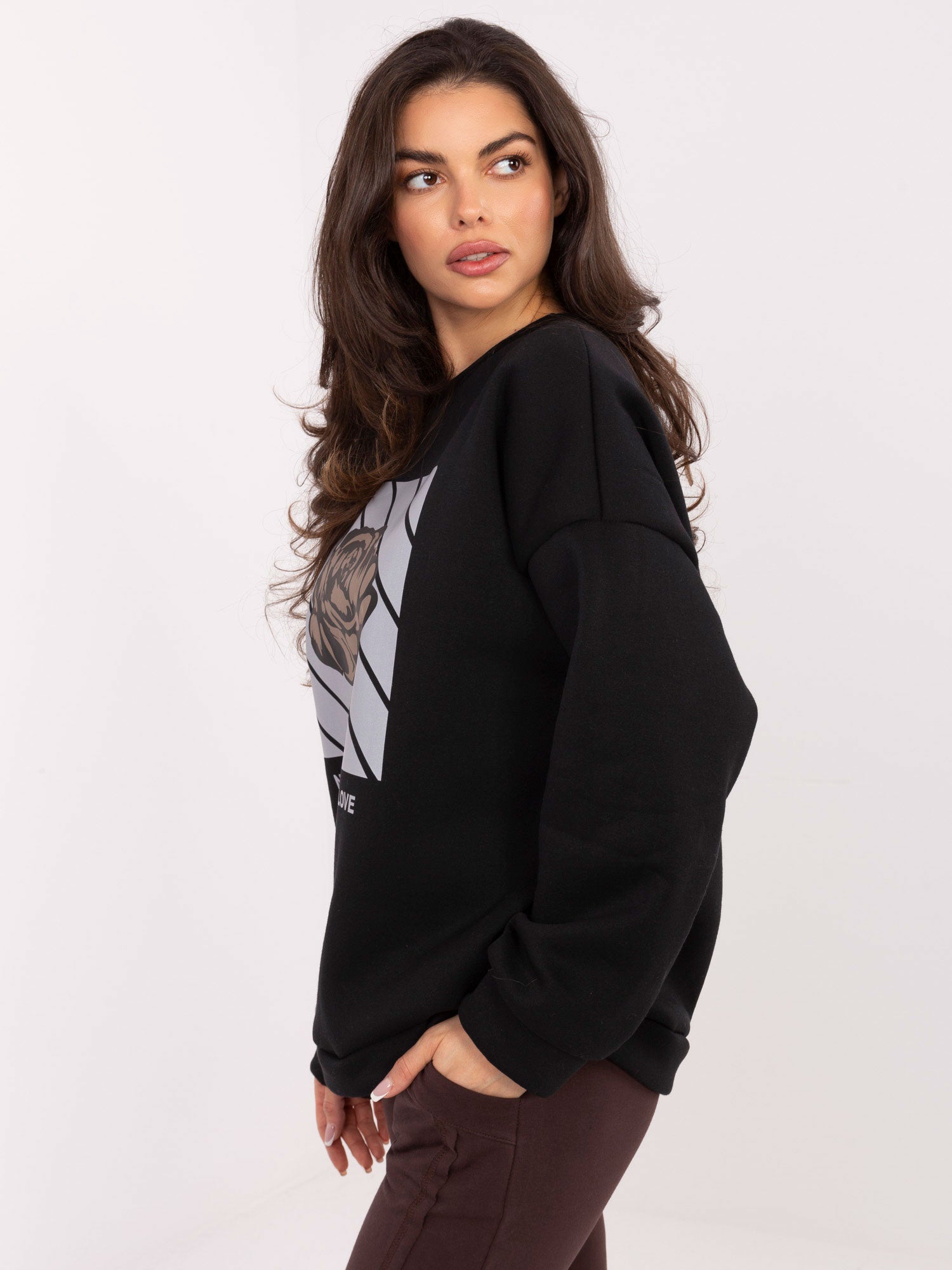 Czarna dresowa bluza z nadrukiem