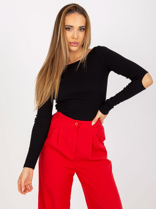 Czarna dopasowana bluzka basic w prążki RUE PARIS