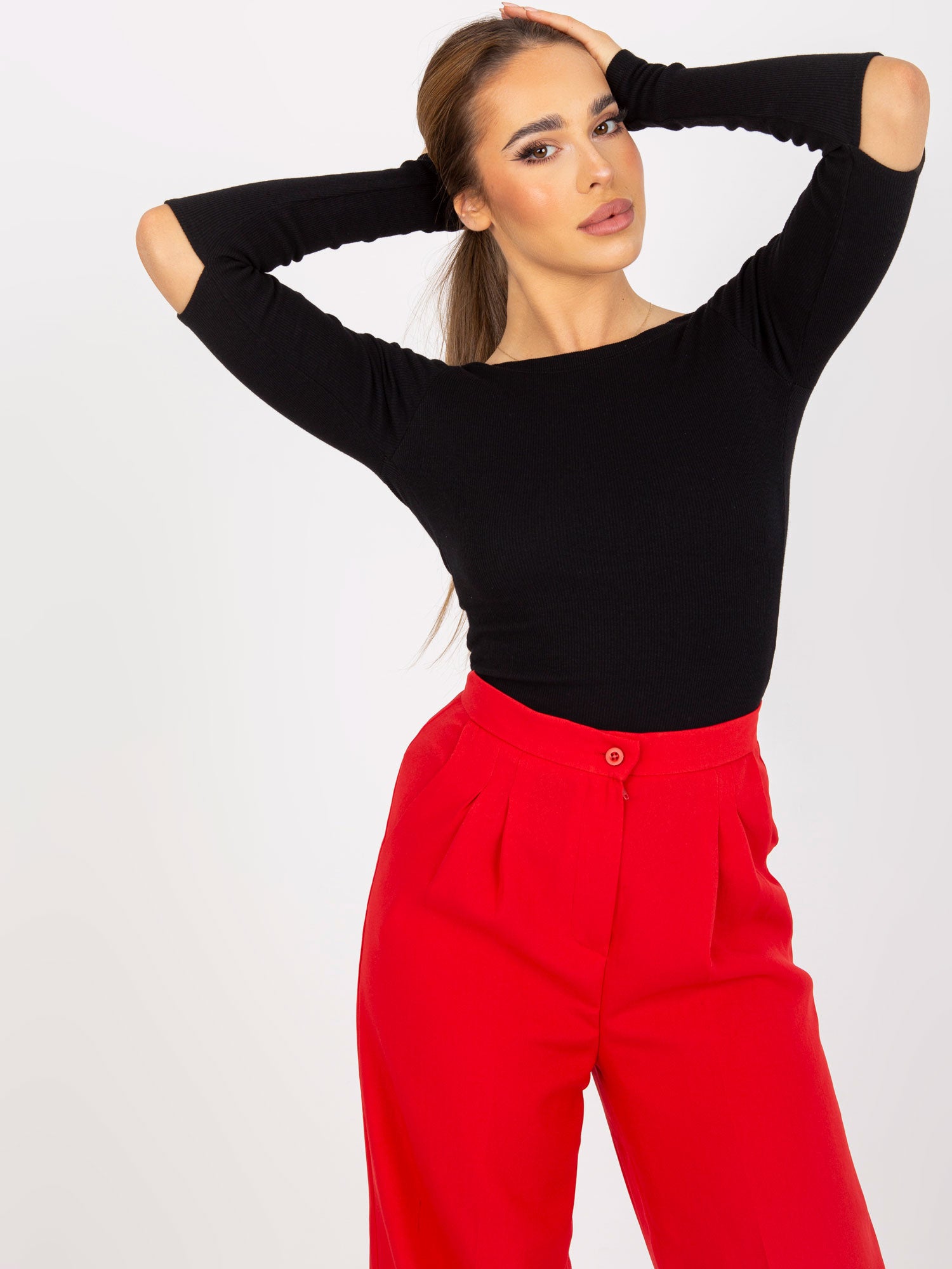 Czarna dopasowana bluzka basic w prążki RUE PARIS