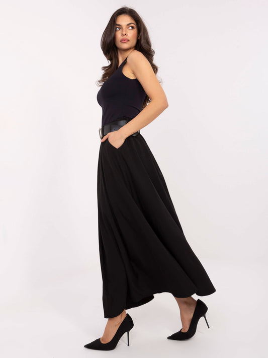 Czarna elegancka spódnica z plisowaniem