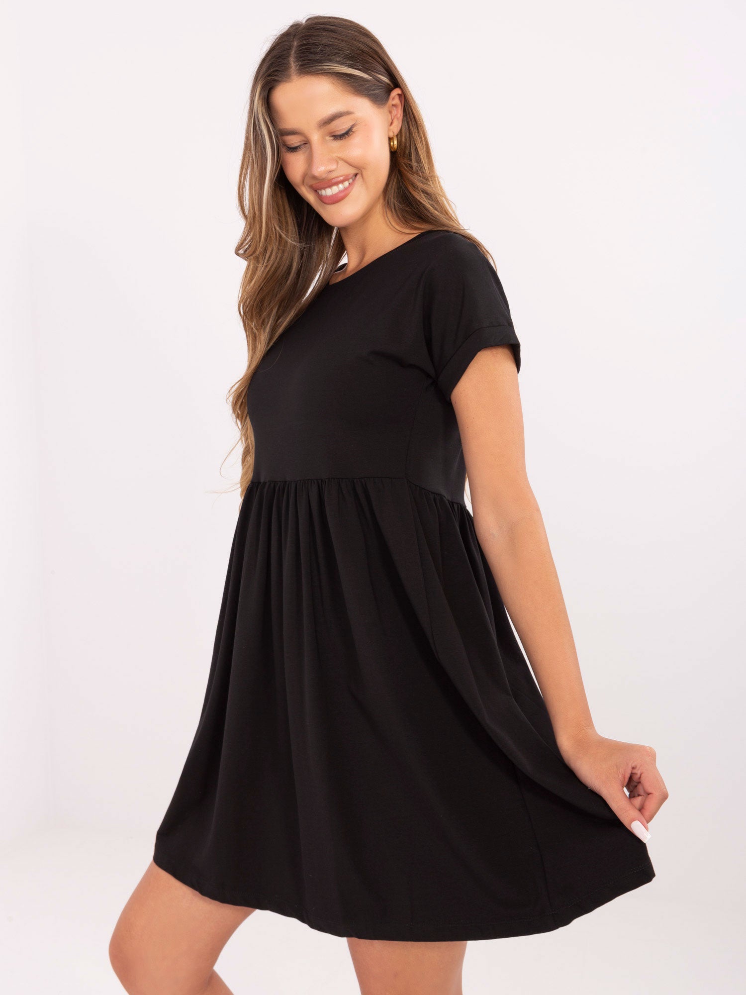 RUE PARIS Czarna sukienka z krótkimi rękawami
