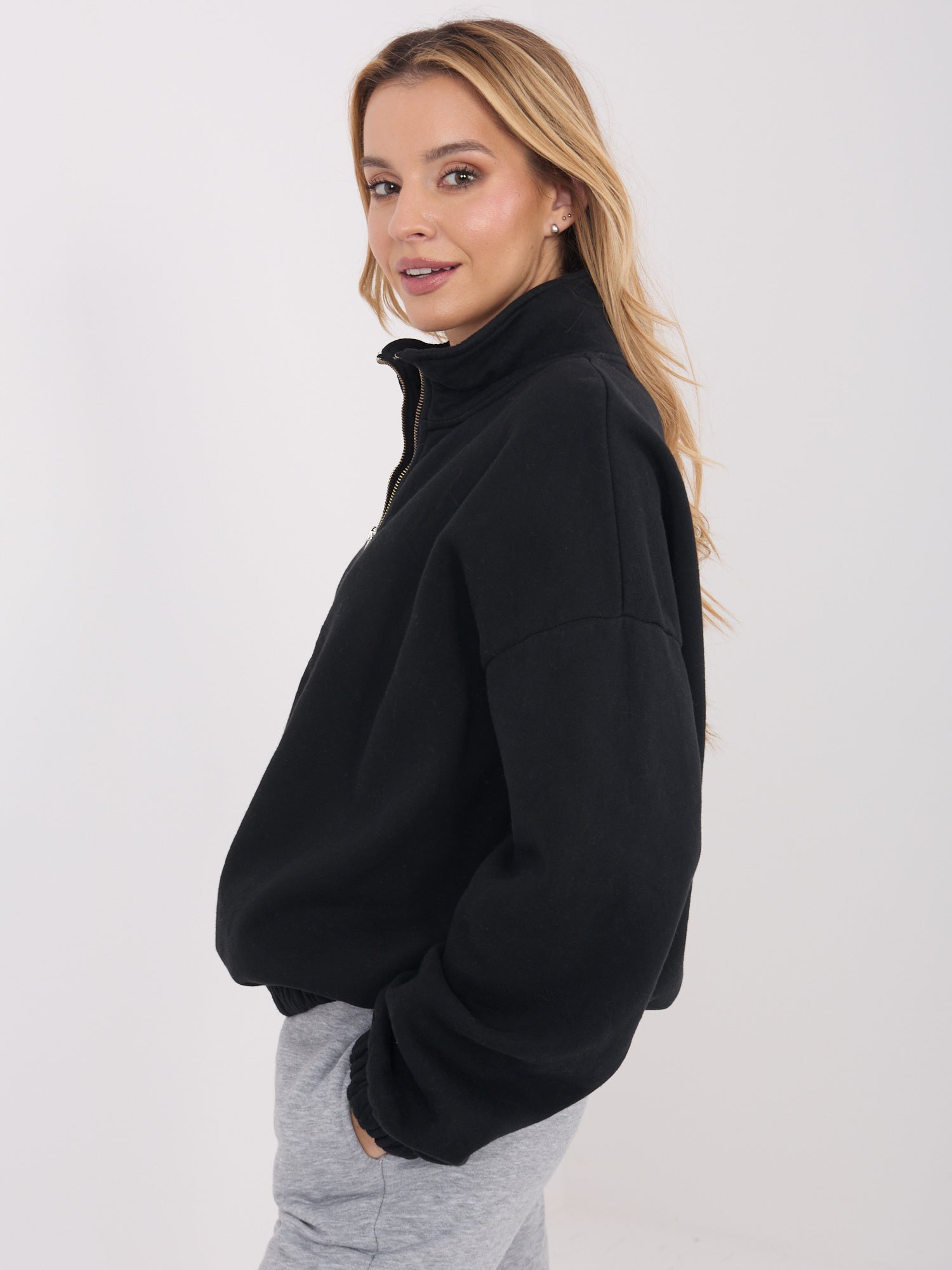 Czarna rozpinana bluza basic o kroju oversize