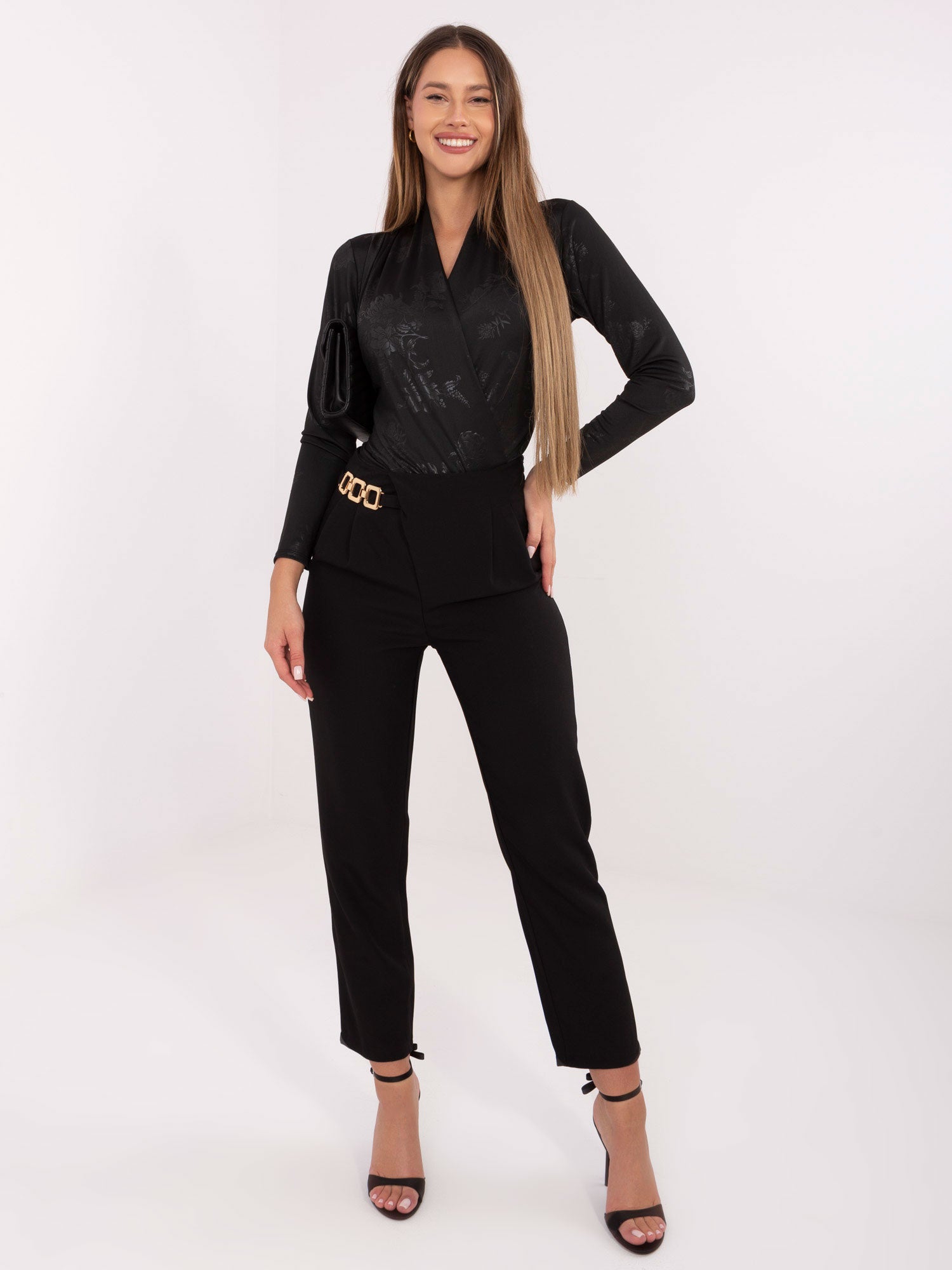 Czarne eleganckie body z kopertowym dekoltem
