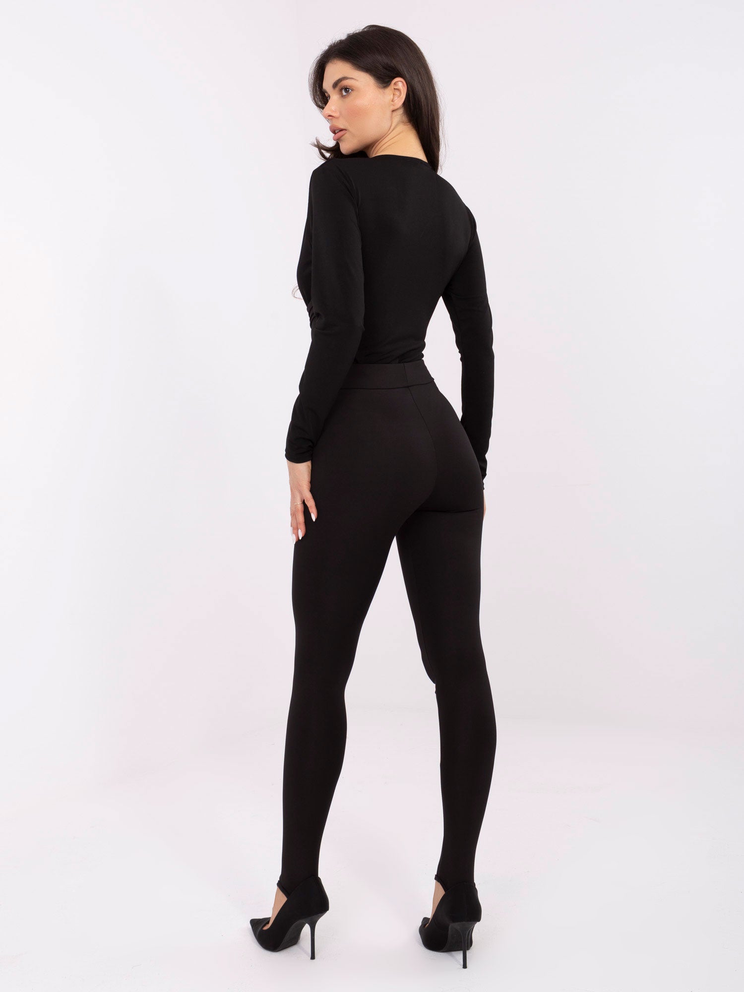 Czarne legginsy basic z zakładką na palec