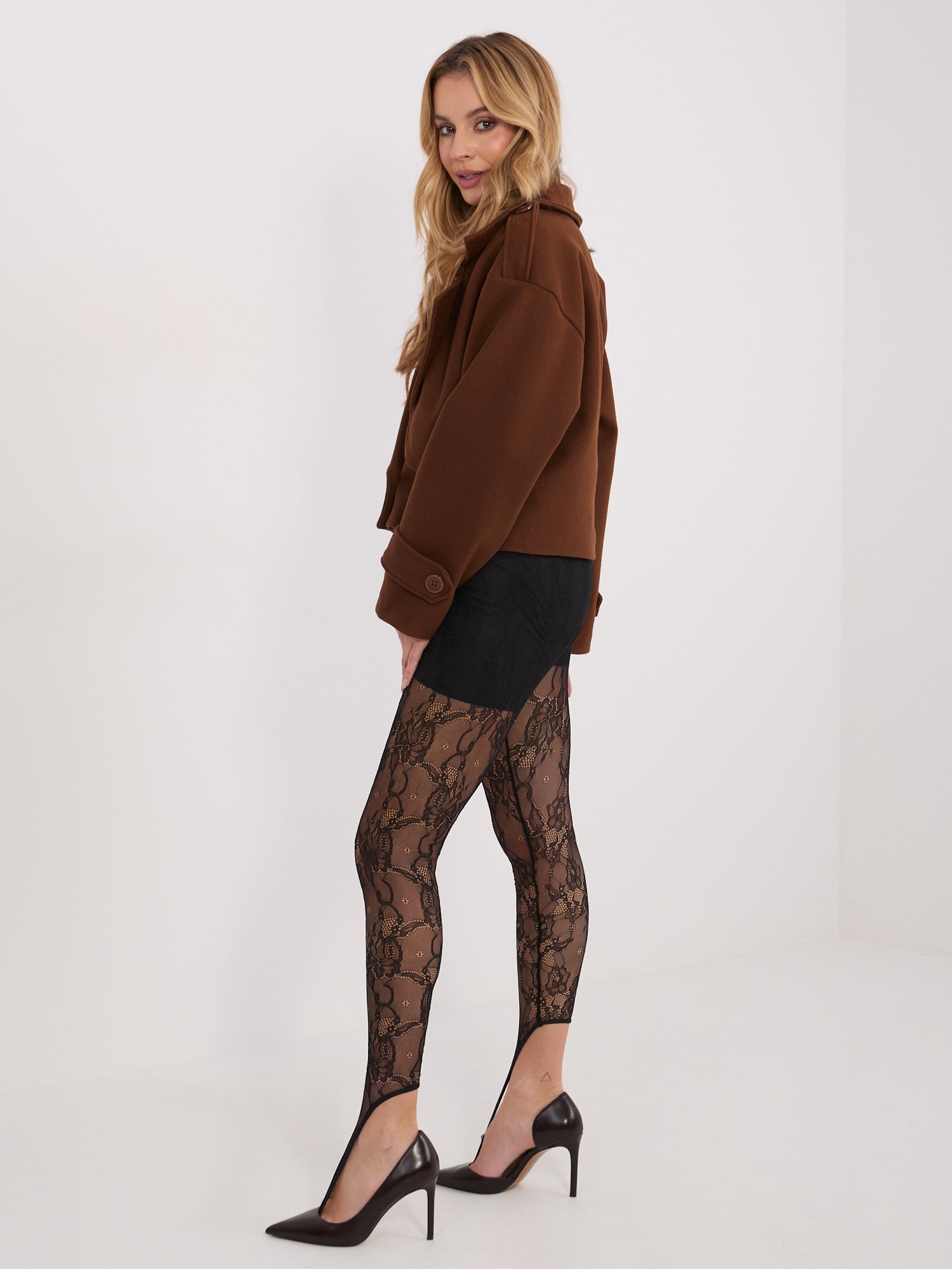 Czarne eleganckie legginsy z koronki