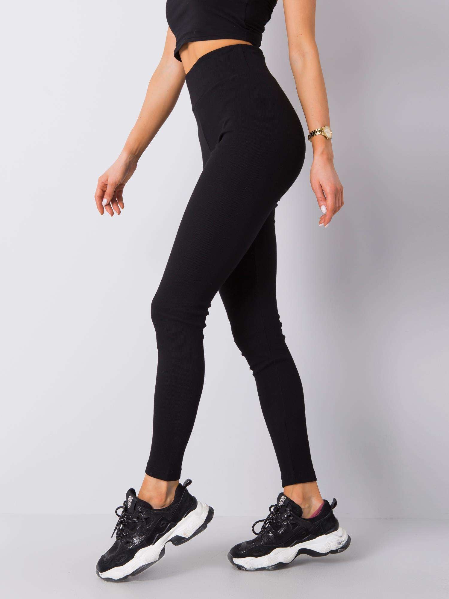 Czarne legginsy basic w prążek