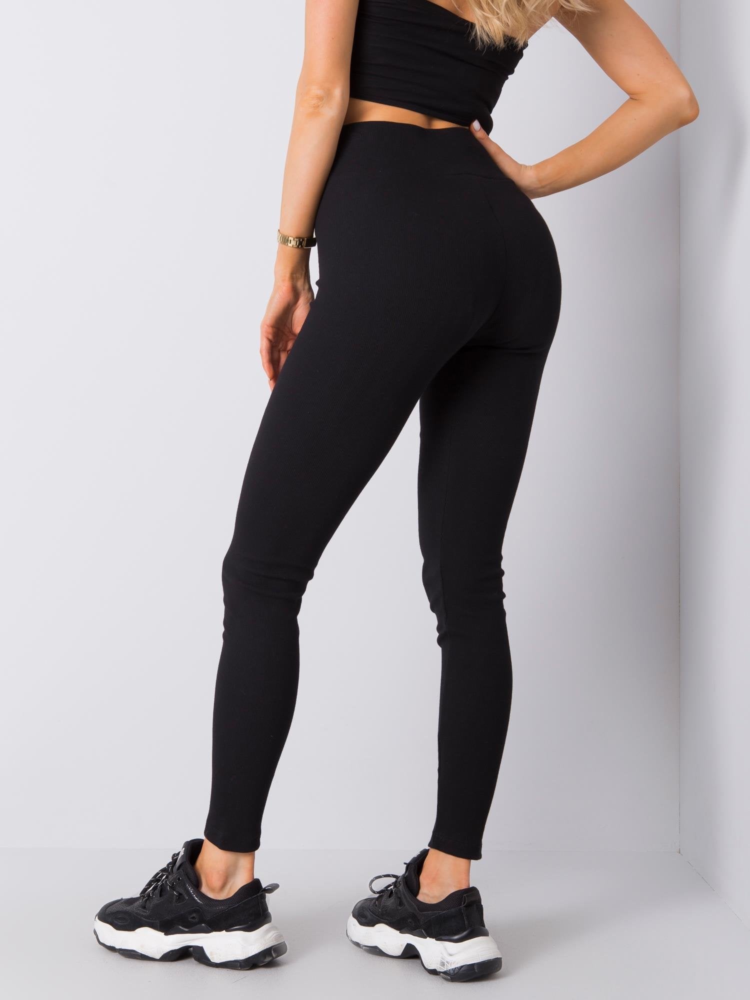 Czarne legginsy basic w prążek
