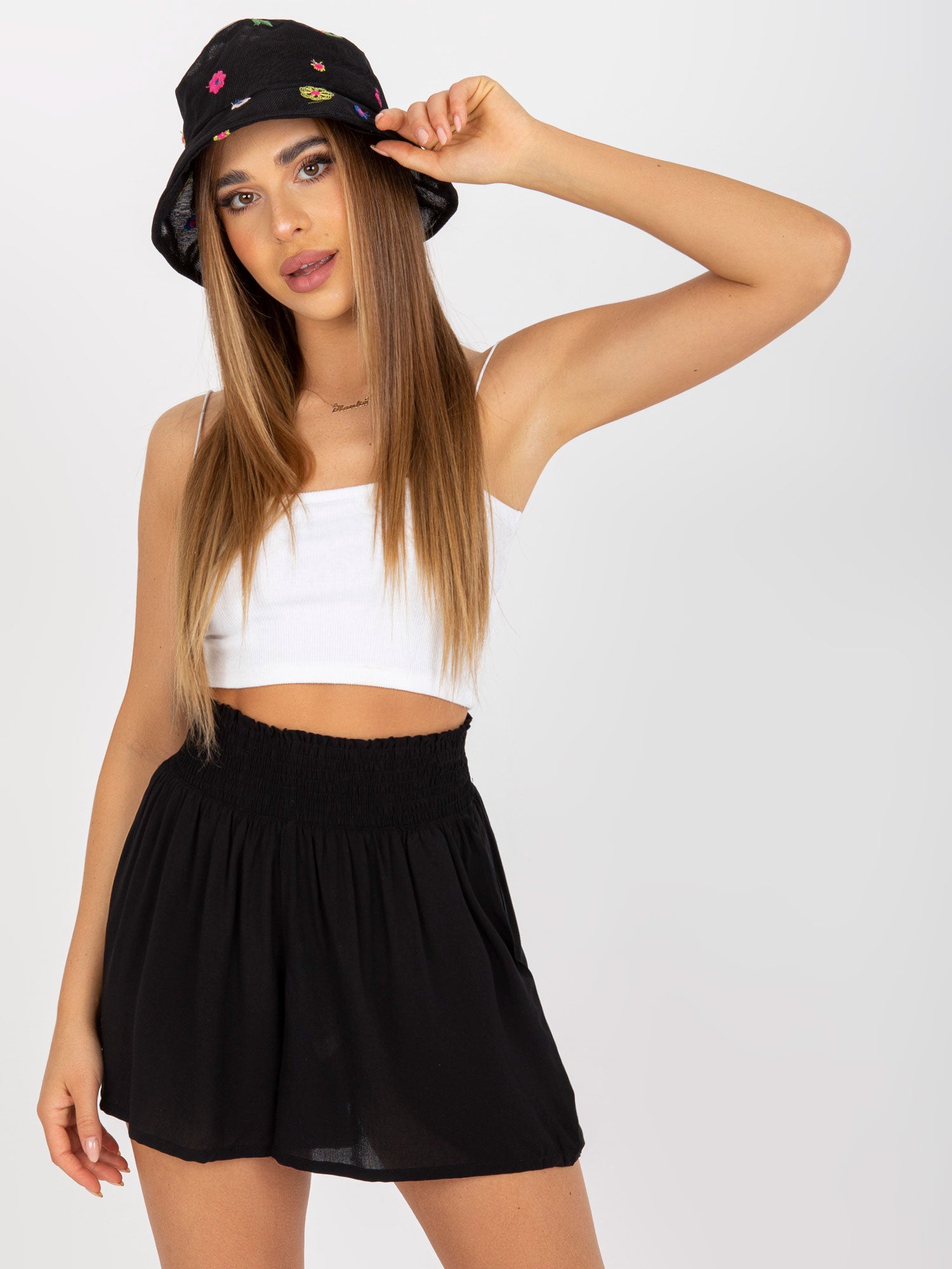Czarne letnie szorty casualowe z wiskozy FRESH MADE