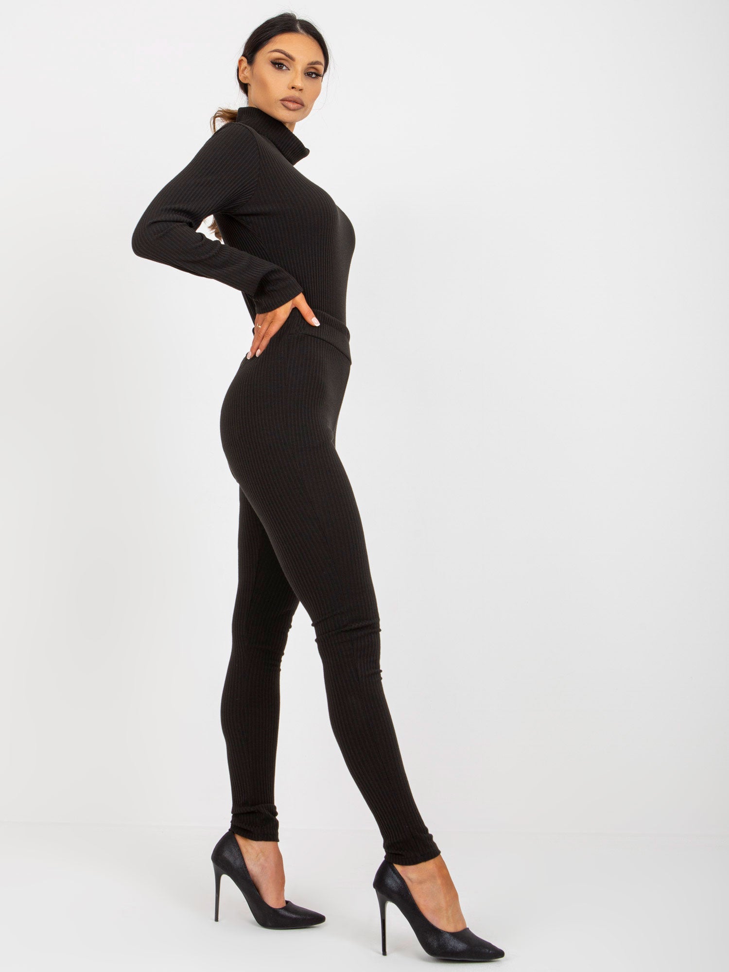 Czarne legginsy na co dzień od kompletu w prążek