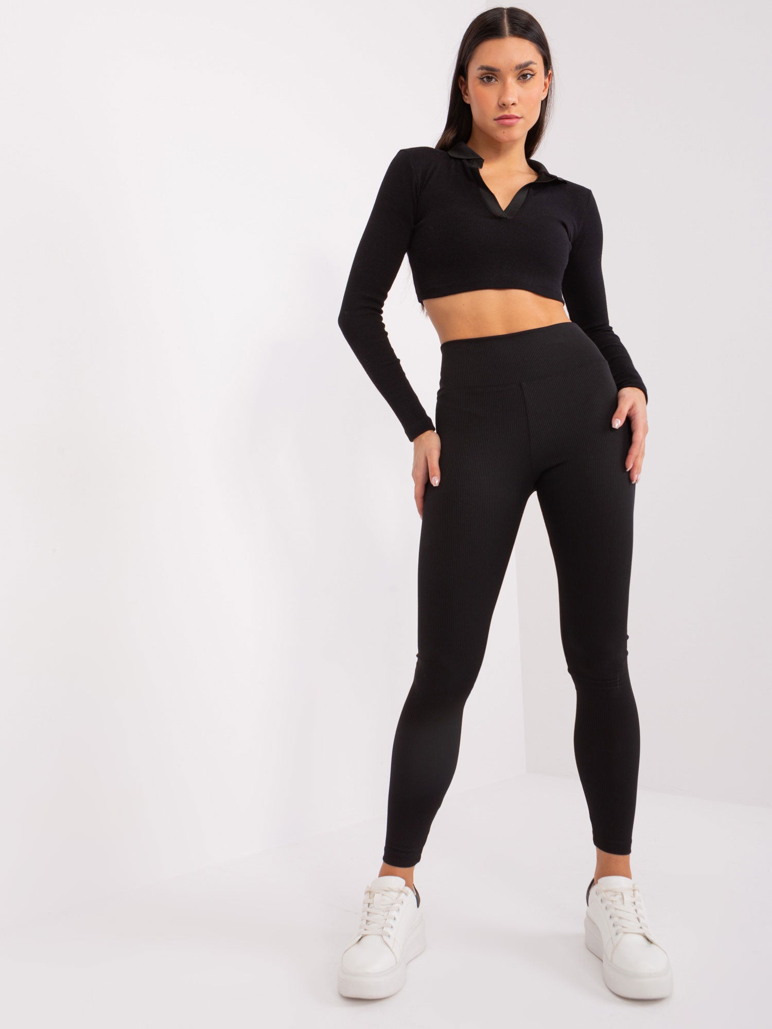 Czarne sportowe legginsy basic w prążek