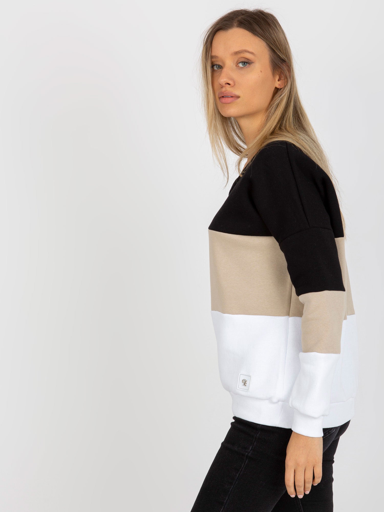 Czarno-beżowa dresowa bluza basic z dekoltem V