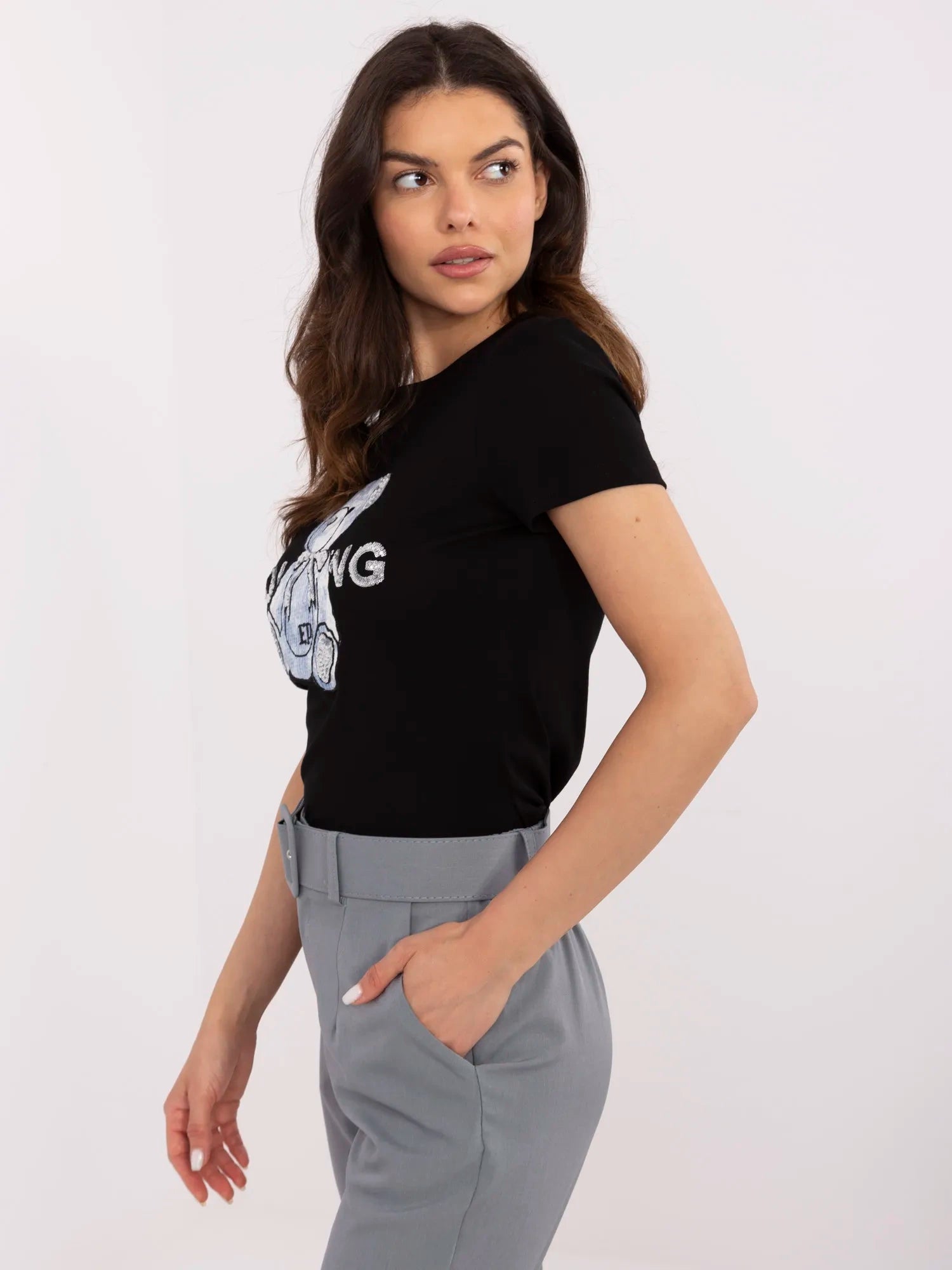 Czarno-niebieski t-shirt z aplikacją misia