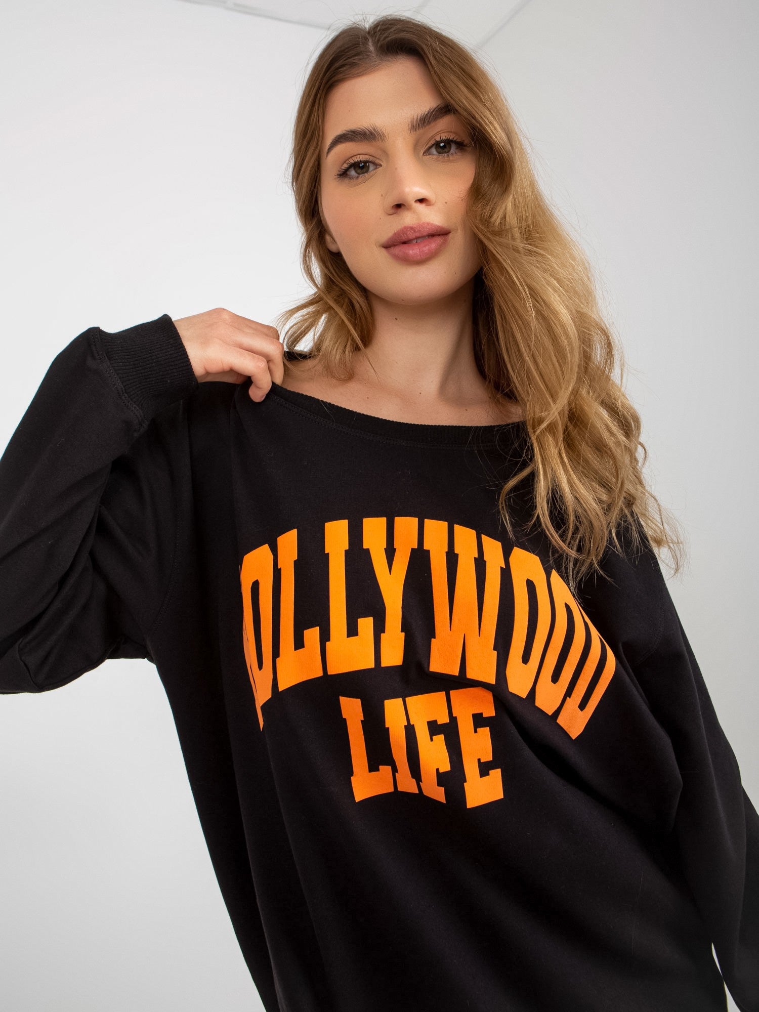 Czarno-pomarańczowa długa bluza oversize z napisem