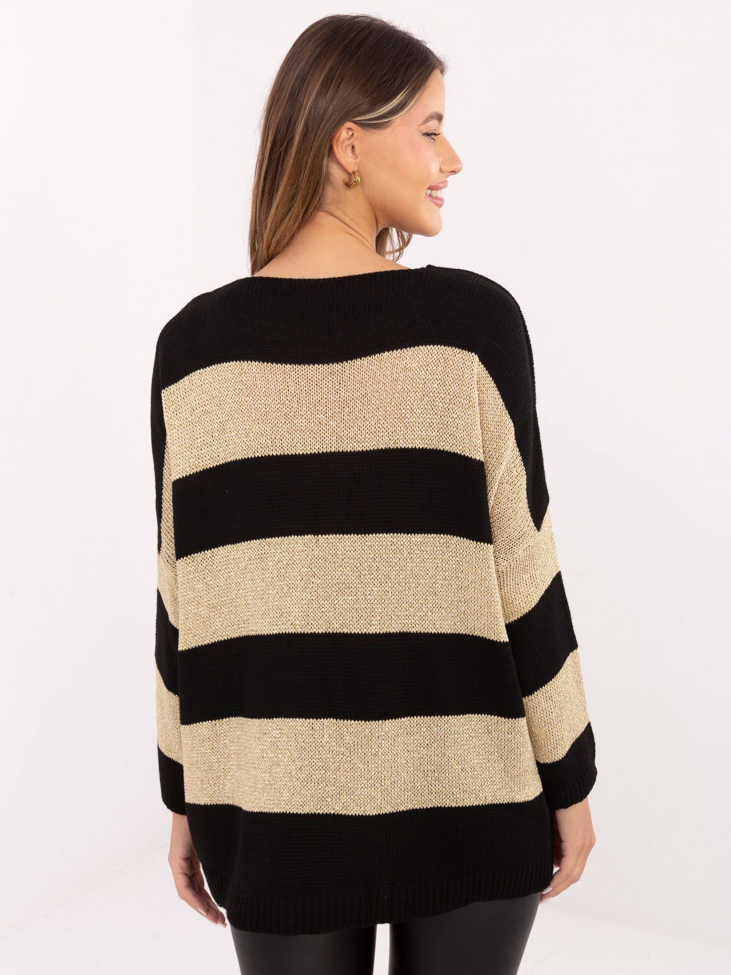Czarno-złoty damski sweter oversize w paski