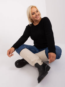 Czarny asymetryczny sweter plus size z wiskozą