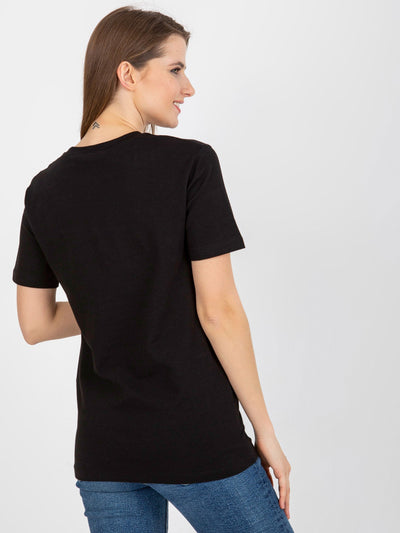 Czarny damski t-shirt z napisami i okrągłym dekoltem