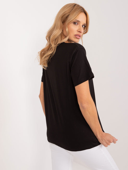 Czarny damski t-shirt z aplikacją i napisami
