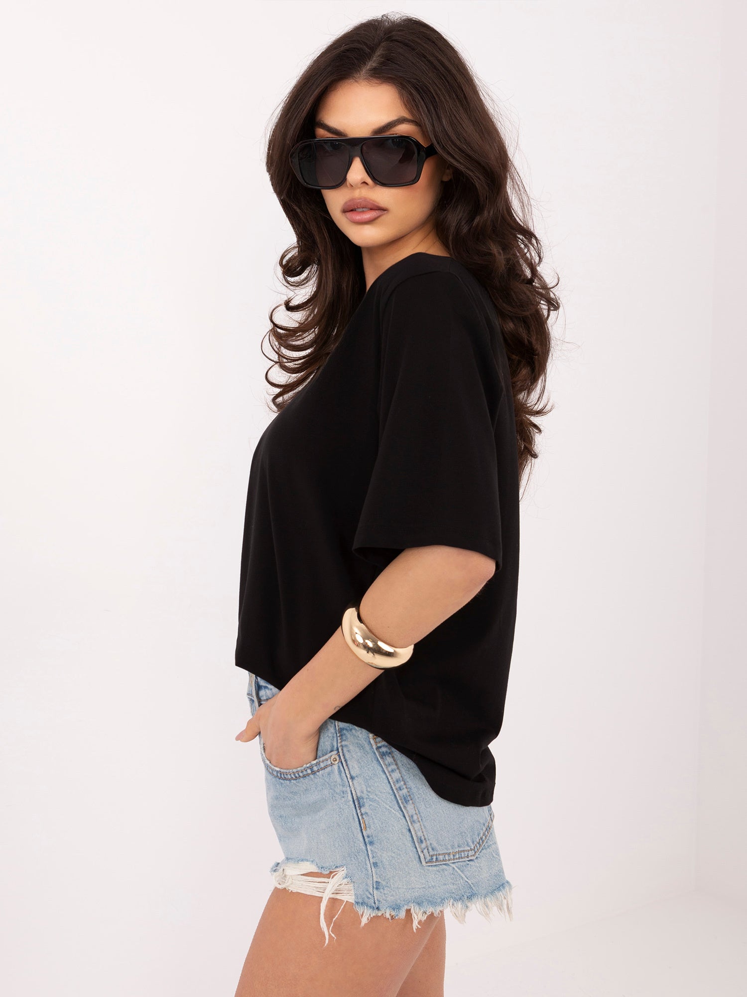 RUE PARIS Czarny asymetryczny t-shirt basic z bawełny