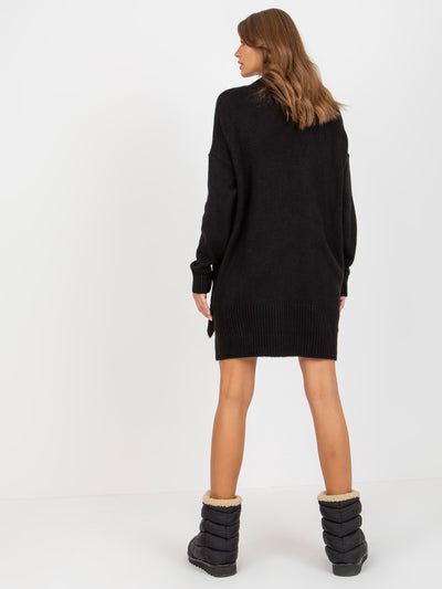 Czarny damski sweter oversize z półgolfem