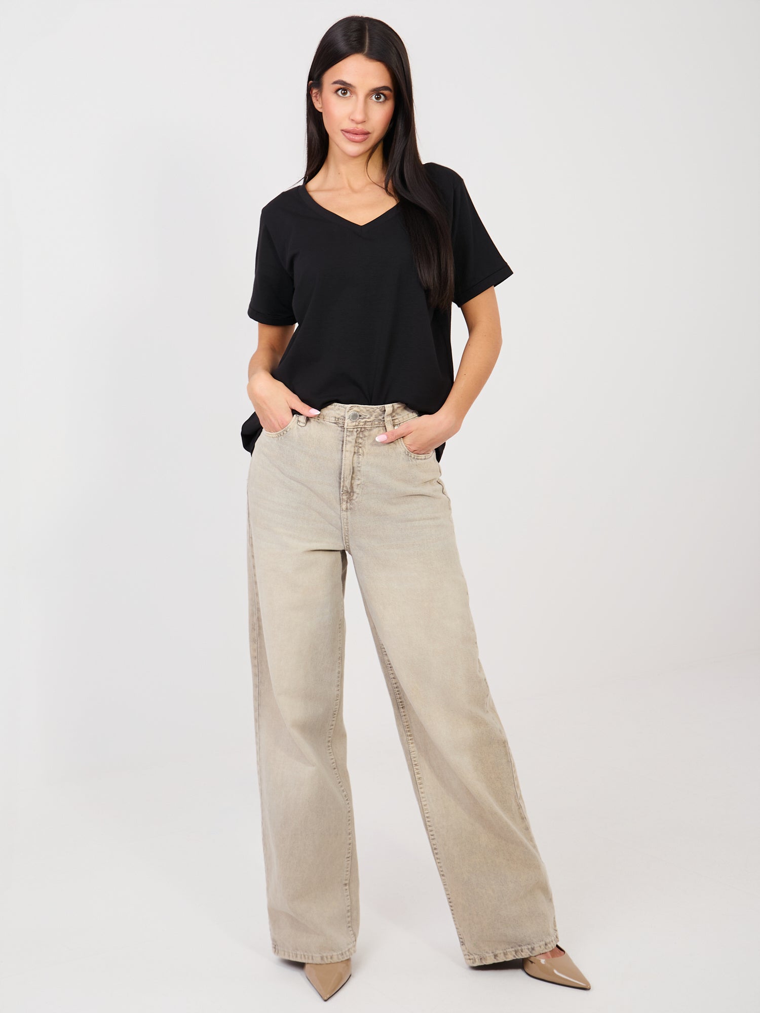 RUE PARIS Czarny t-shirt basic z dekoltem V