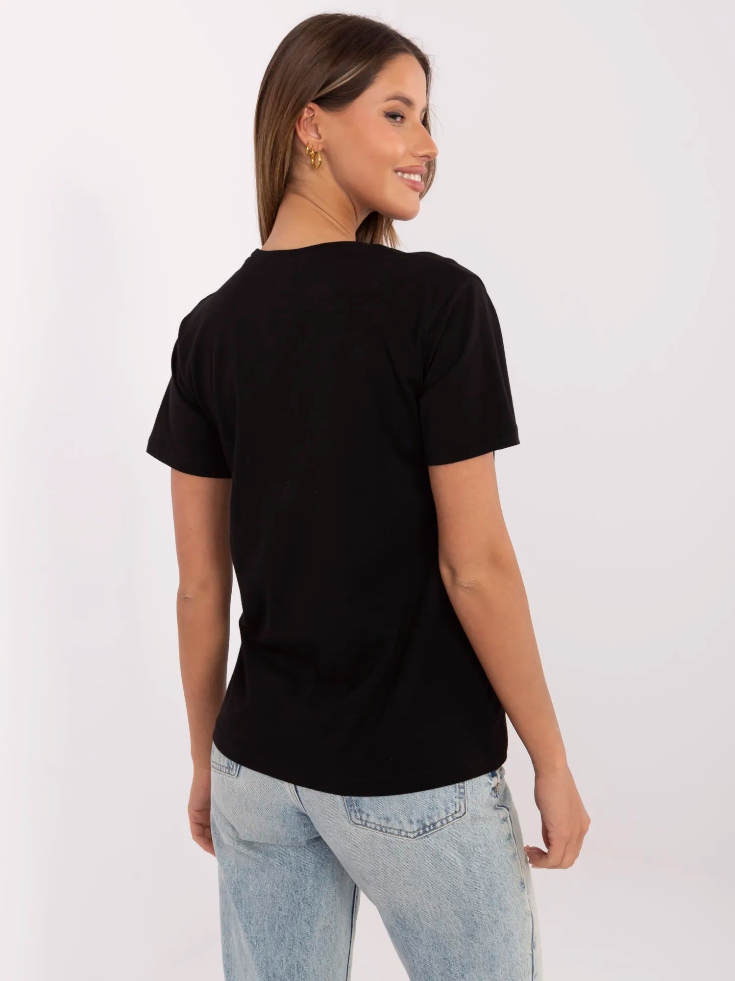 Czarny t-shirt z okrągłym dekoltem