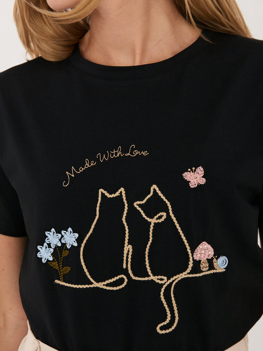 Czarny damski t-shirt z okrągłym dekoltem
