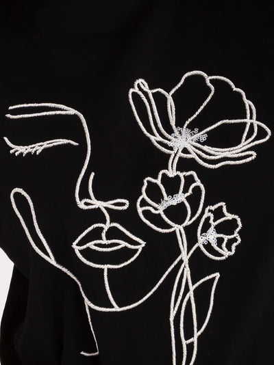 Czarny bawełniany t-shirt z haftem