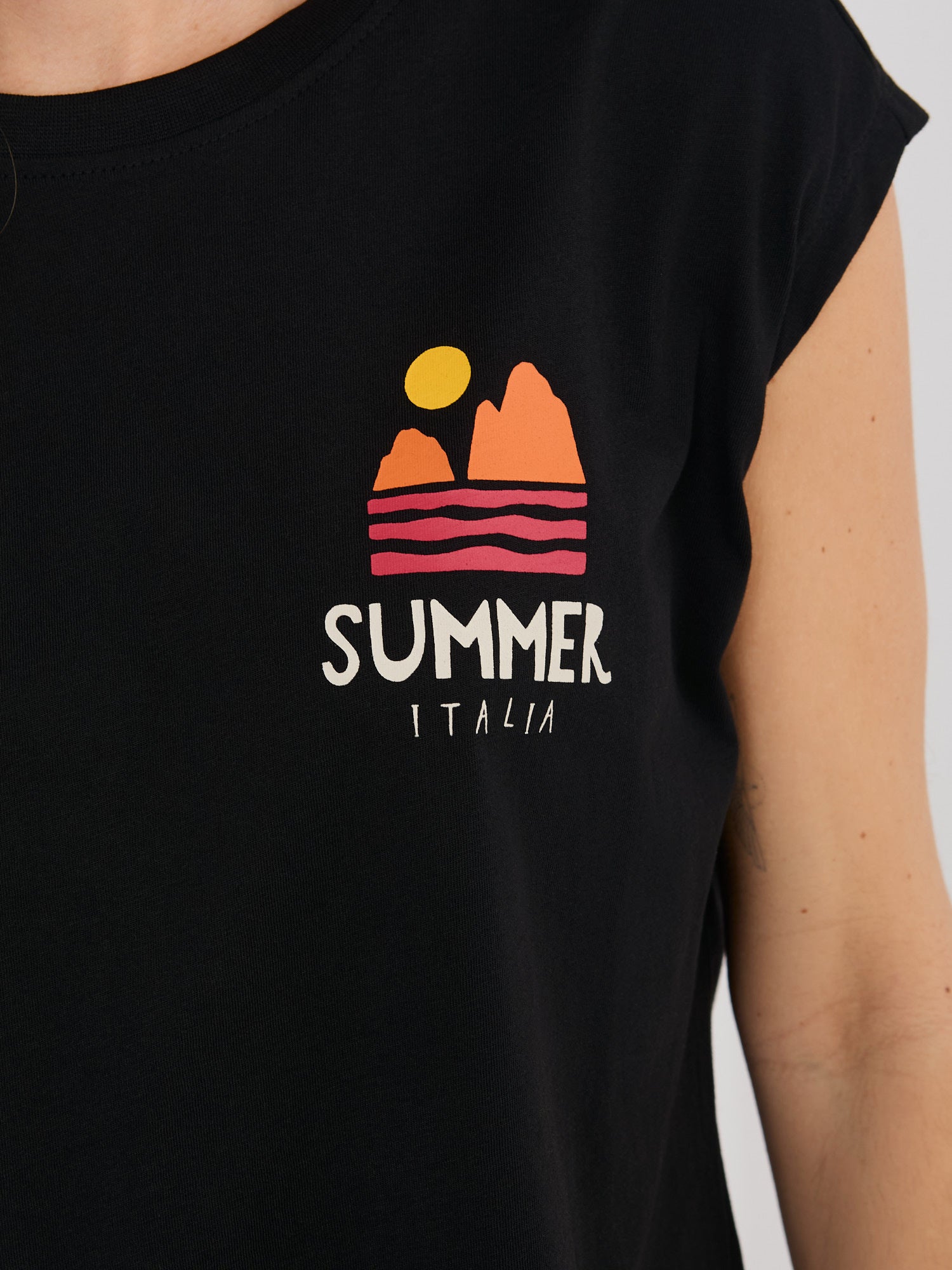 SUBLEVEL Czarny damski t-shirt bez rękawów
