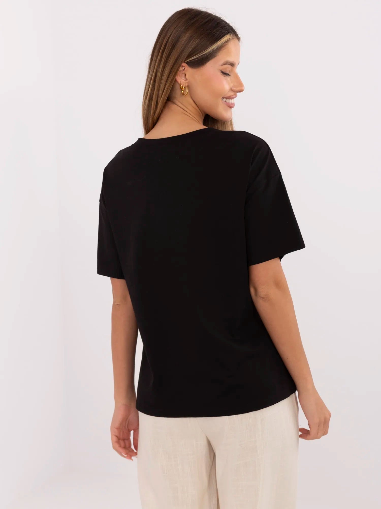 Czarny damski t-shirt z napisem