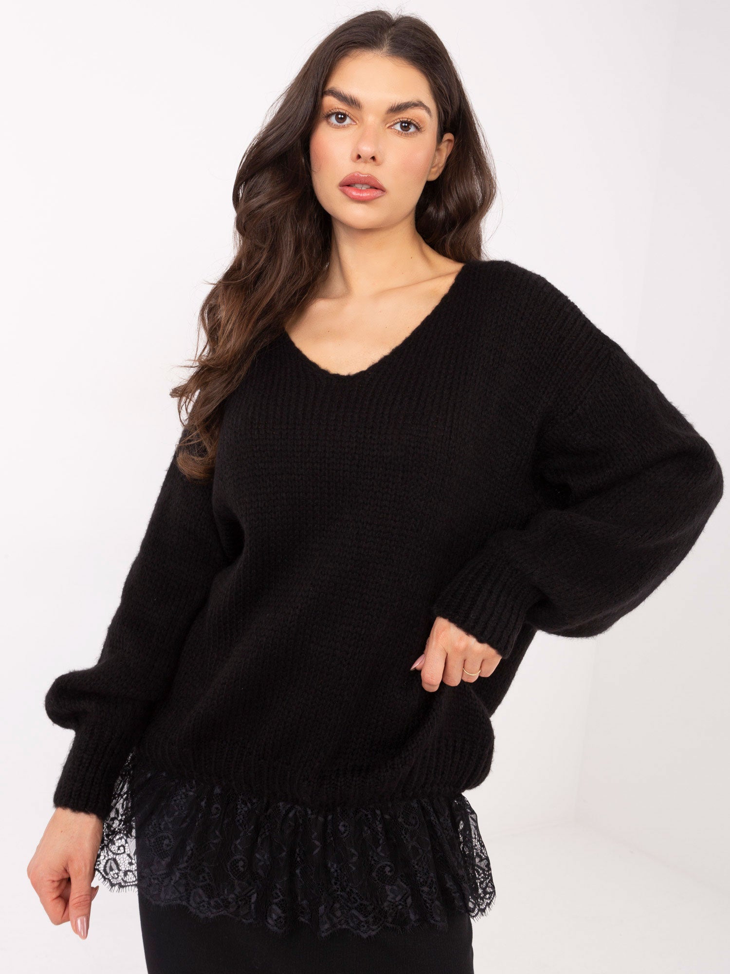 Czarny elegancki sweter z domieszką moheru