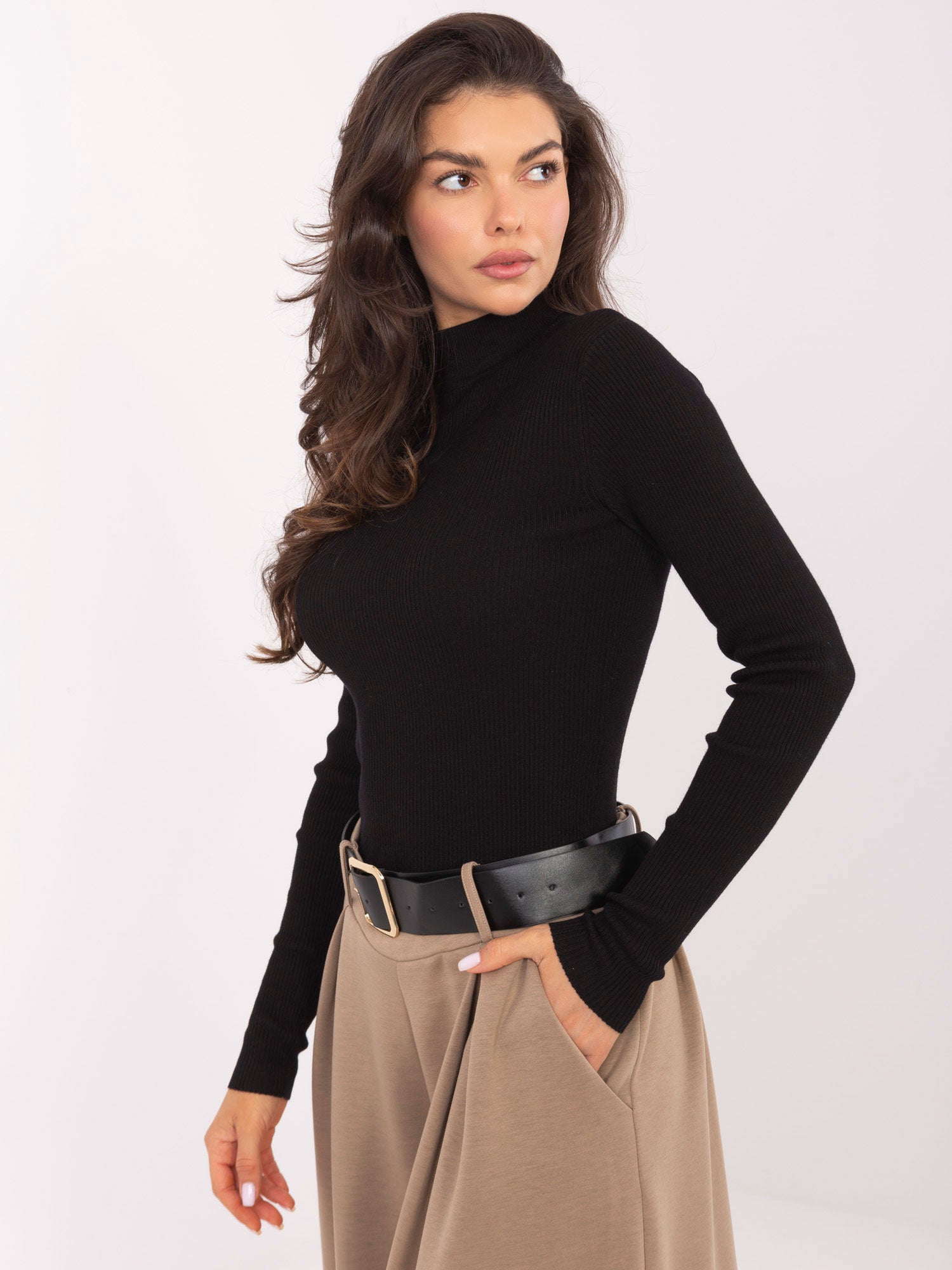 STITCH & SOUL Czarny prążkowany sweter z golfem