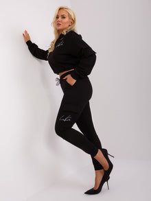 Czarny komplet plus size ze spodniami cargo