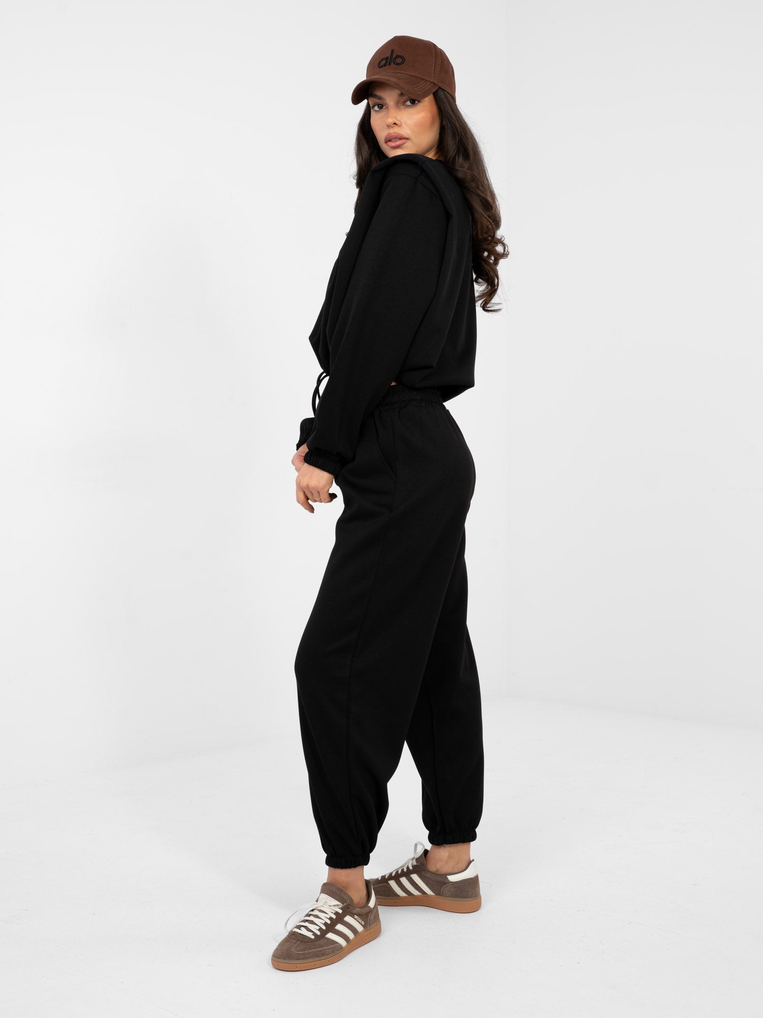 RUE PARIS Czarny komplet ze spodniami typu jogger