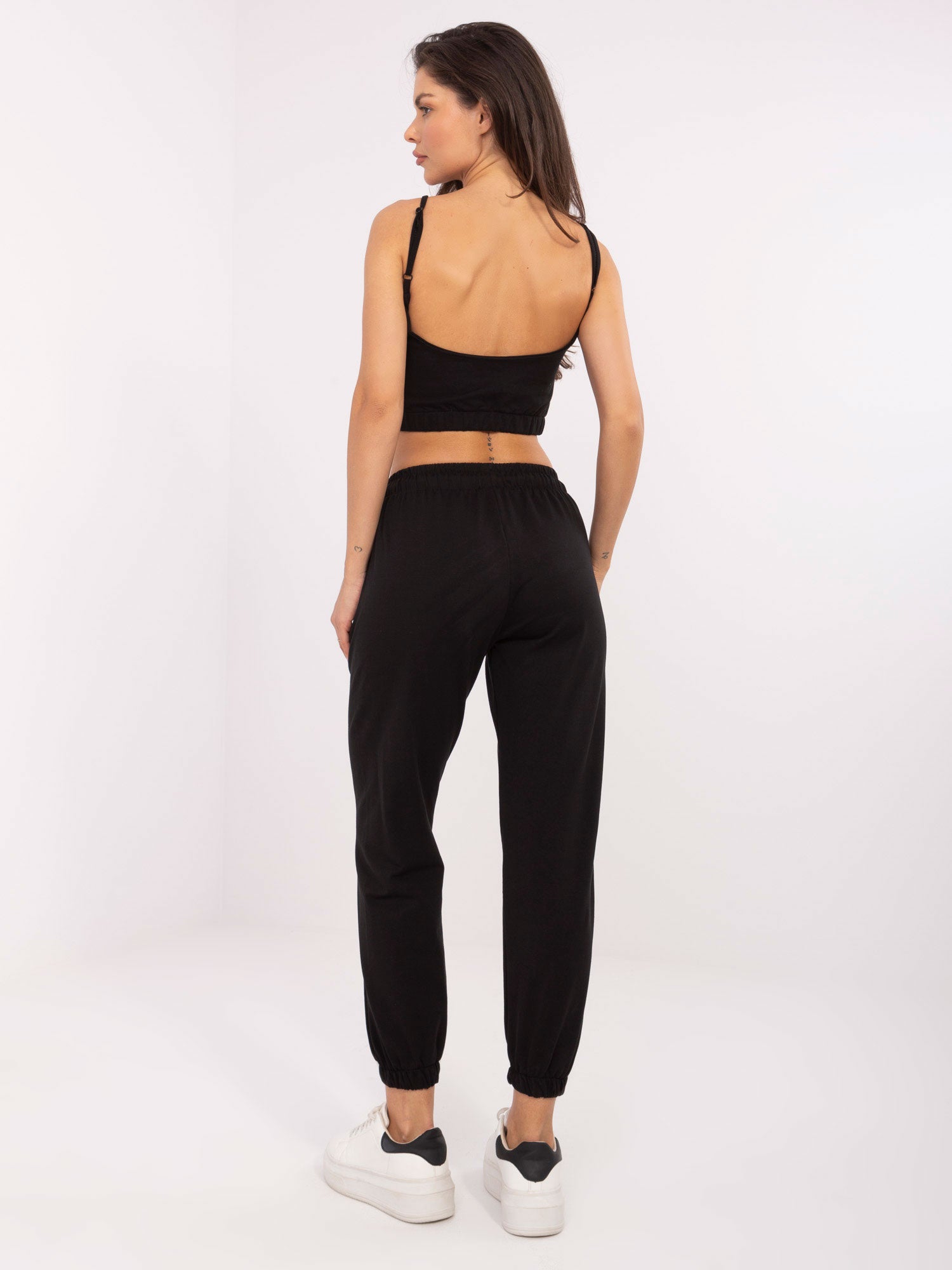Czarny dresowy komplet z crop topem