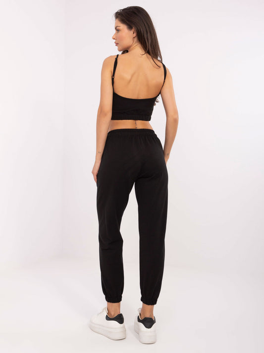 Czarny dresowy komplet z crop topem