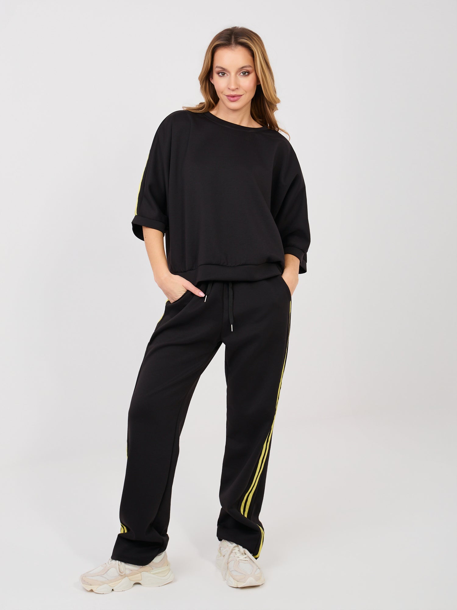 RUE PARIS Czarny dresowy komplet z bluzą oversize