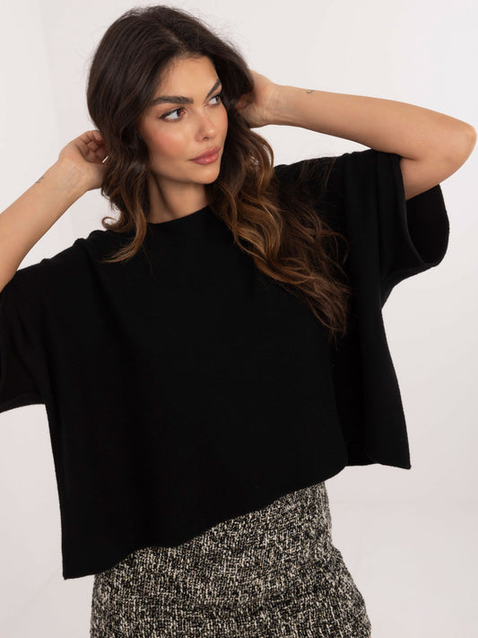 Czarny krótki sweter oversize
