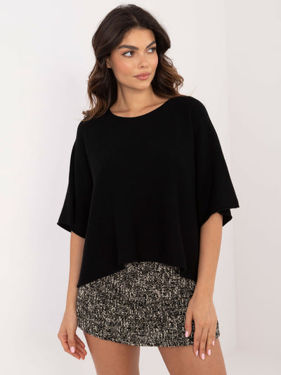 Czarny krótki sweter oversize